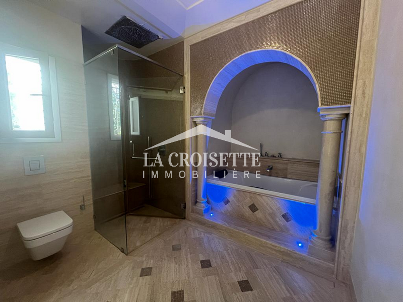 Villa S+5 avec piscine à La Marsa